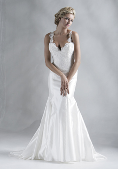 chia lieu wedding dress