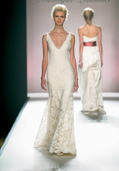 monique lhuillier wedding dress